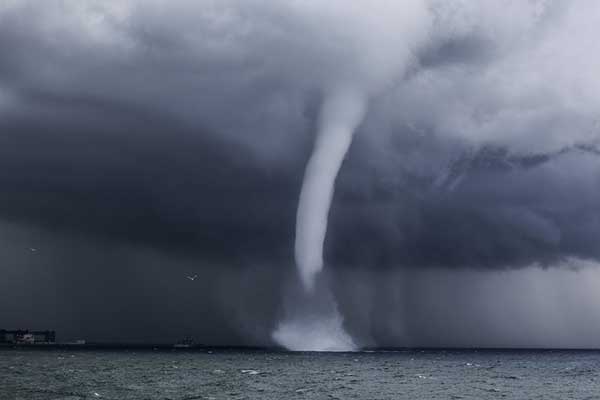 what-do-dreams-about-tornadoes-mean