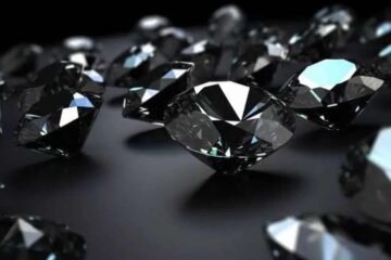 7 Spiritual Meanings of Diamond: Symbolism & Powers