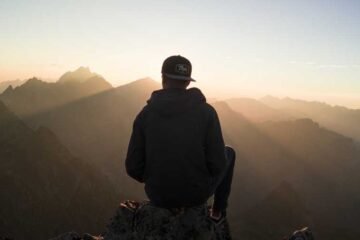 7 Spiritual Meanings of Feeling Stuck in Life